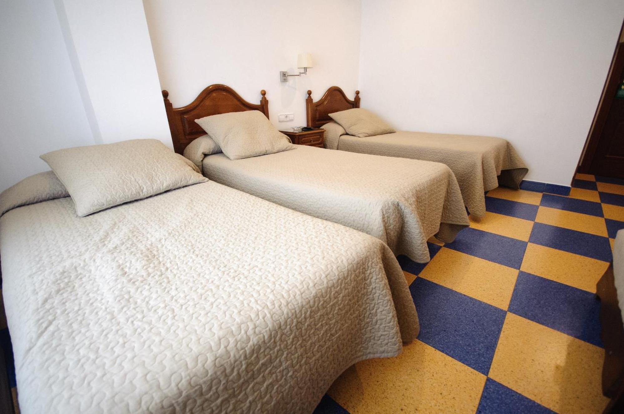 Hostal Restaurante La Trucha Benavente Chambre photo