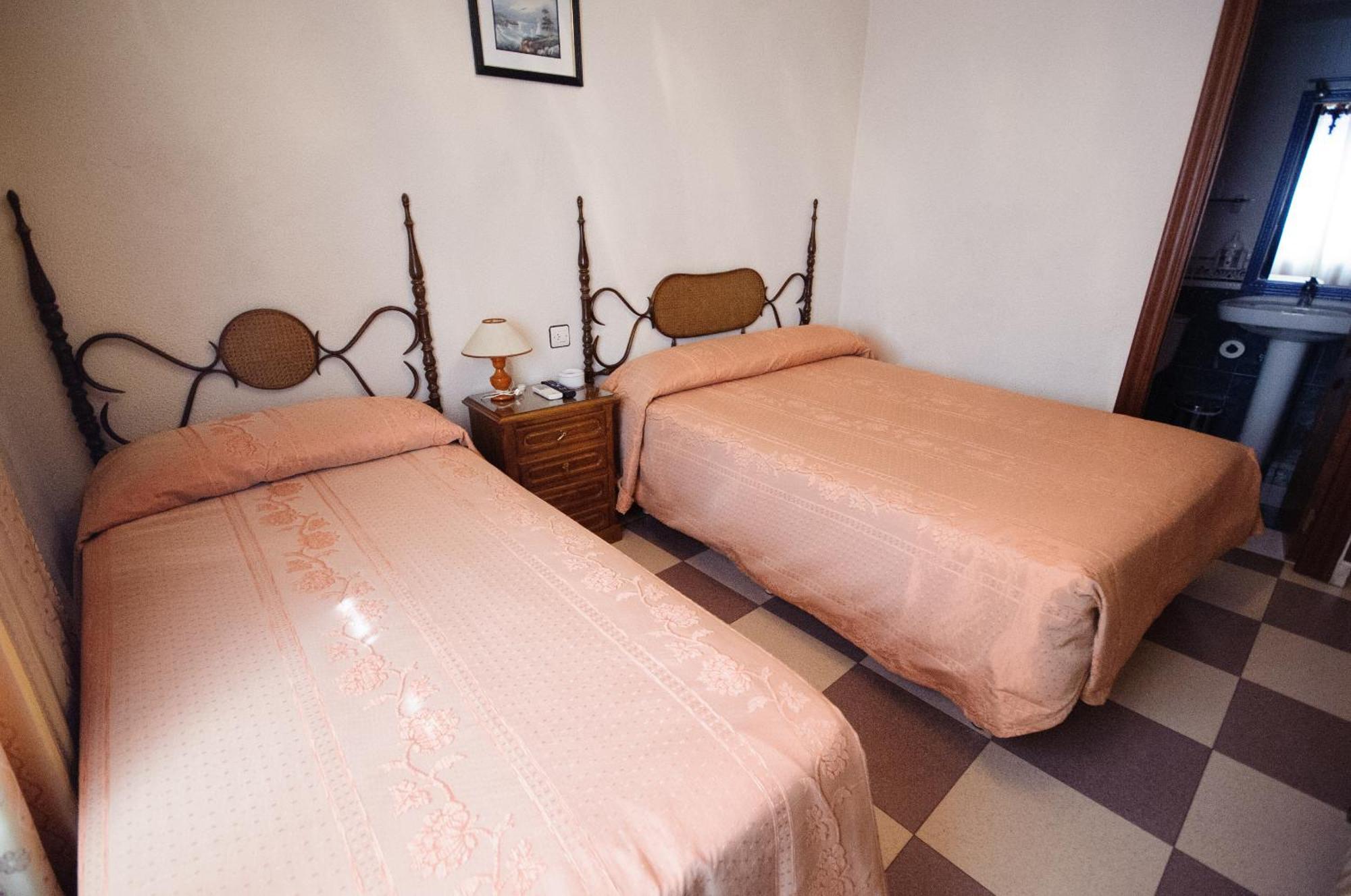 Hostal Restaurante La Trucha Benavente Chambre photo