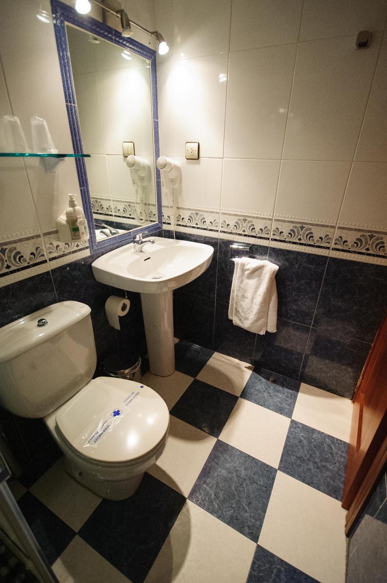 Hostal Restaurante La Trucha Benavente Chambre photo
