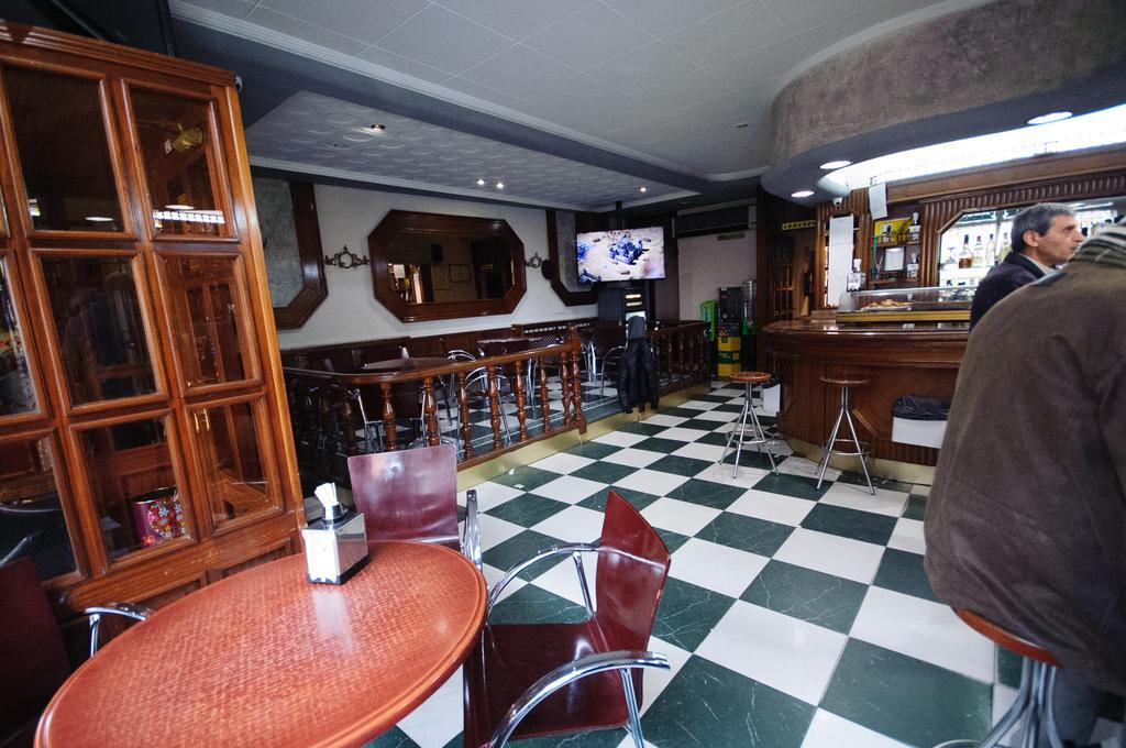 Hostal Restaurante La Trucha Benavente Extérieur photo