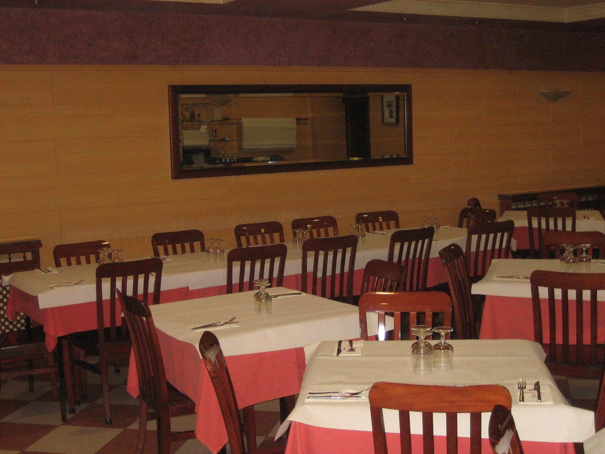 Hostal Restaurante La Trucha Benavente Extérieur photo