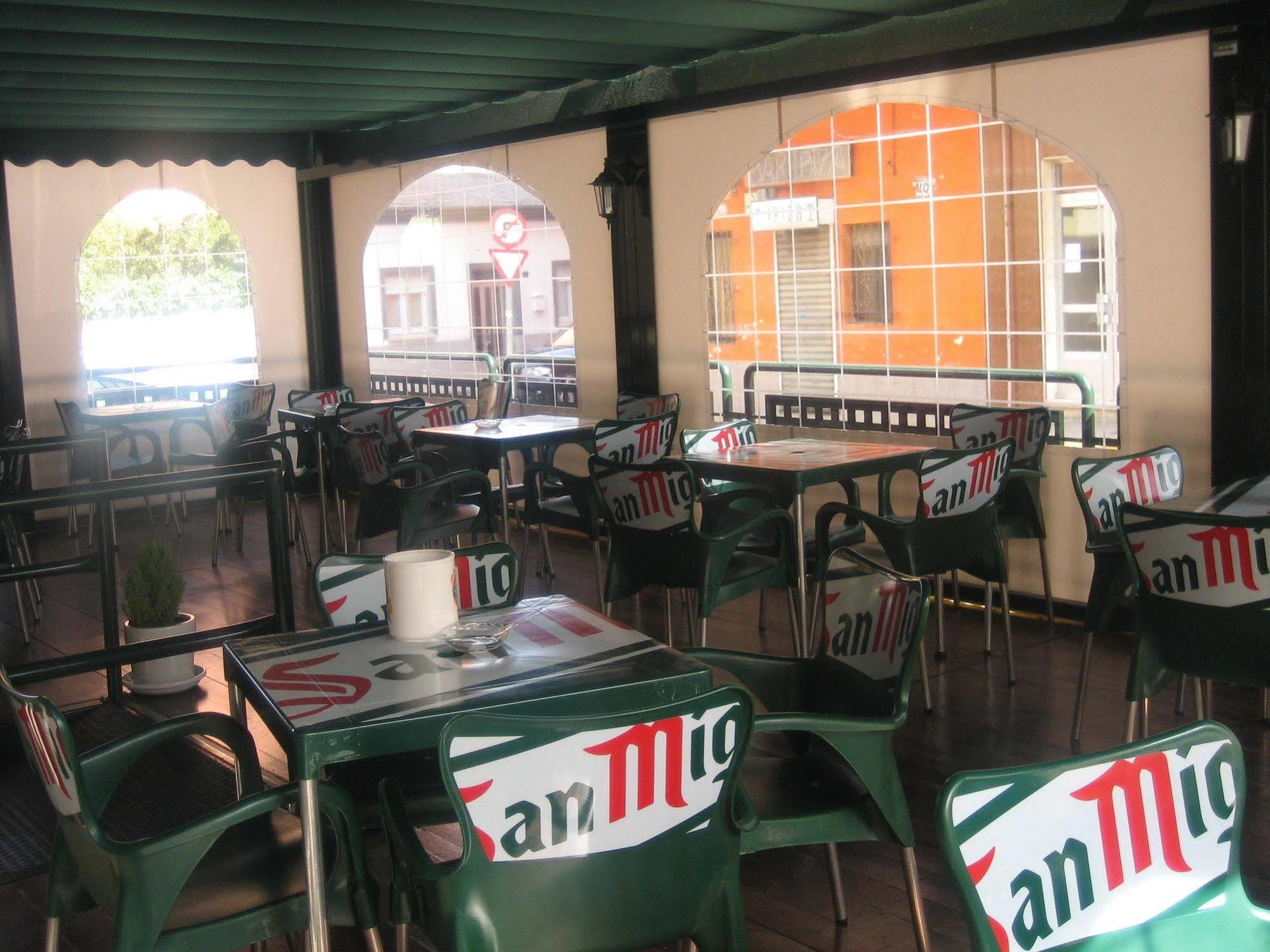 Hostal Restaurante La Trucha Benavente Extérieur photo