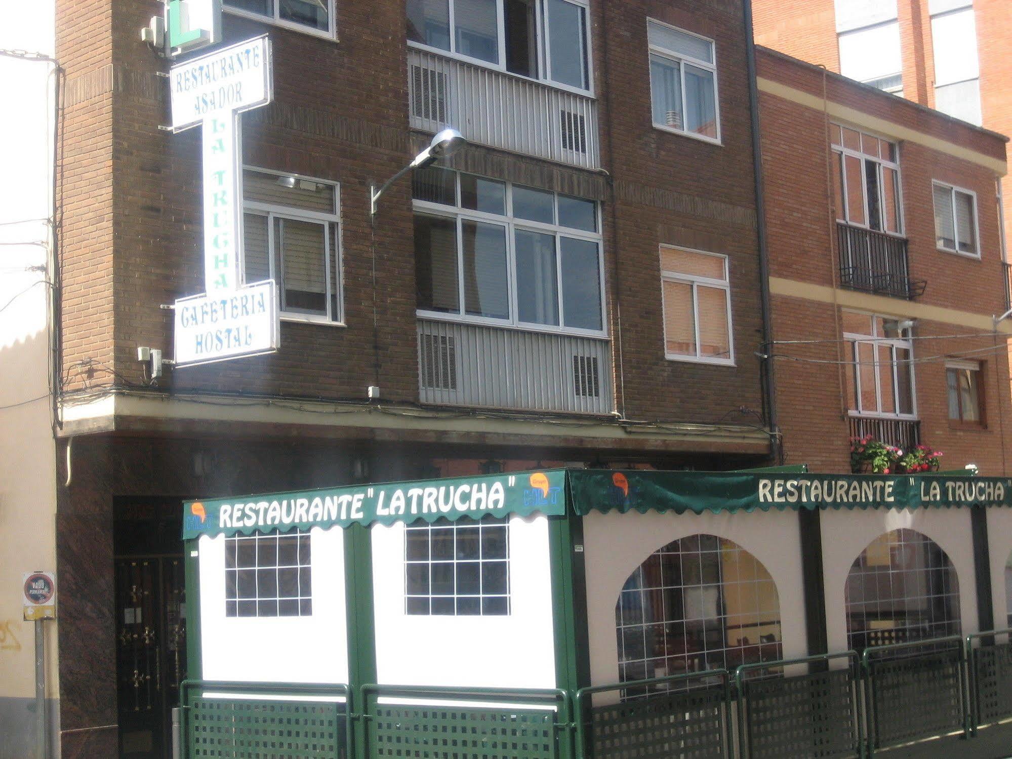 Hostal Restaurante La Trucha Benavente Extérieur photo