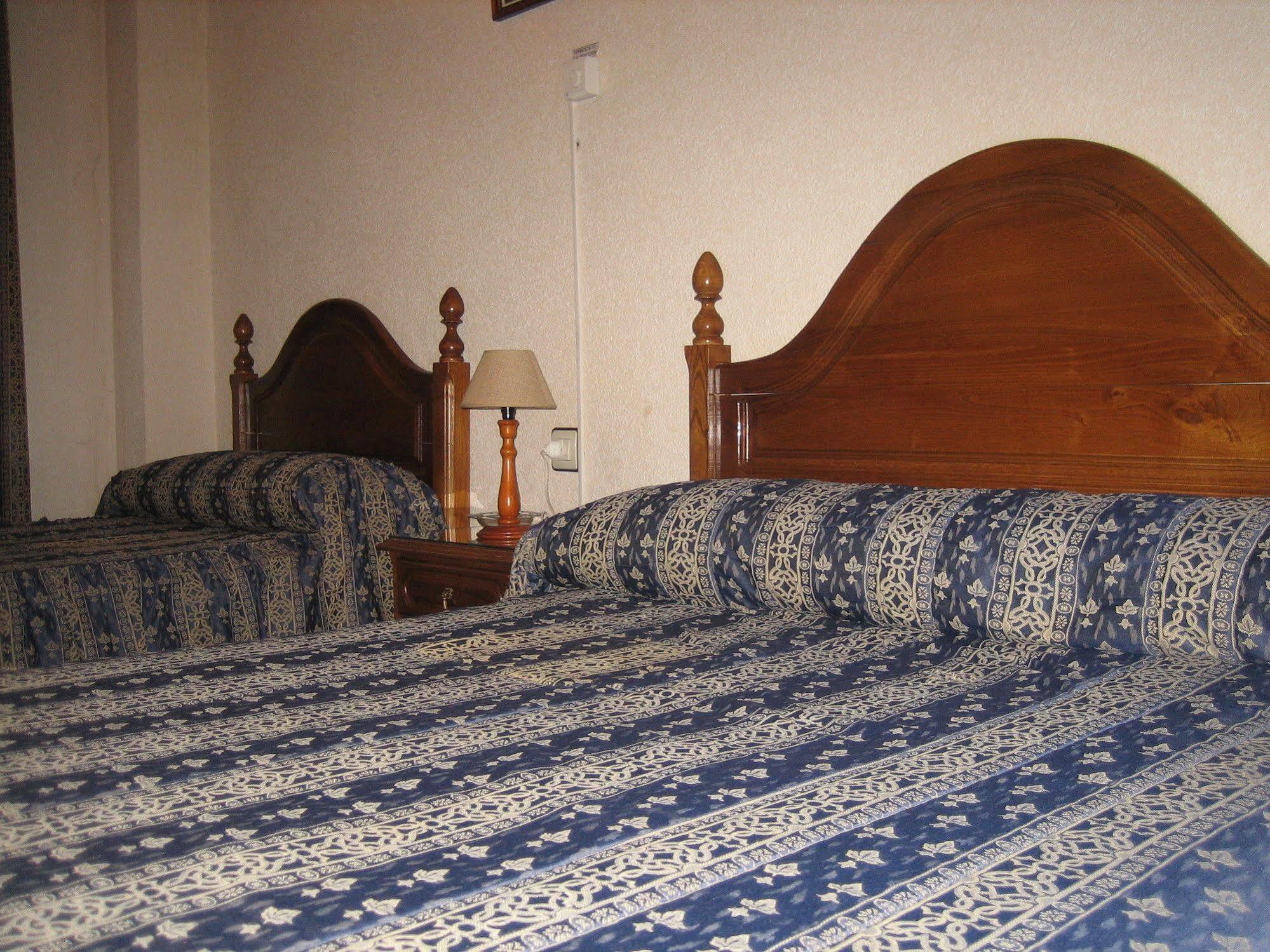 Hostal Restaurante La Trucha Benavente Extérieur photo