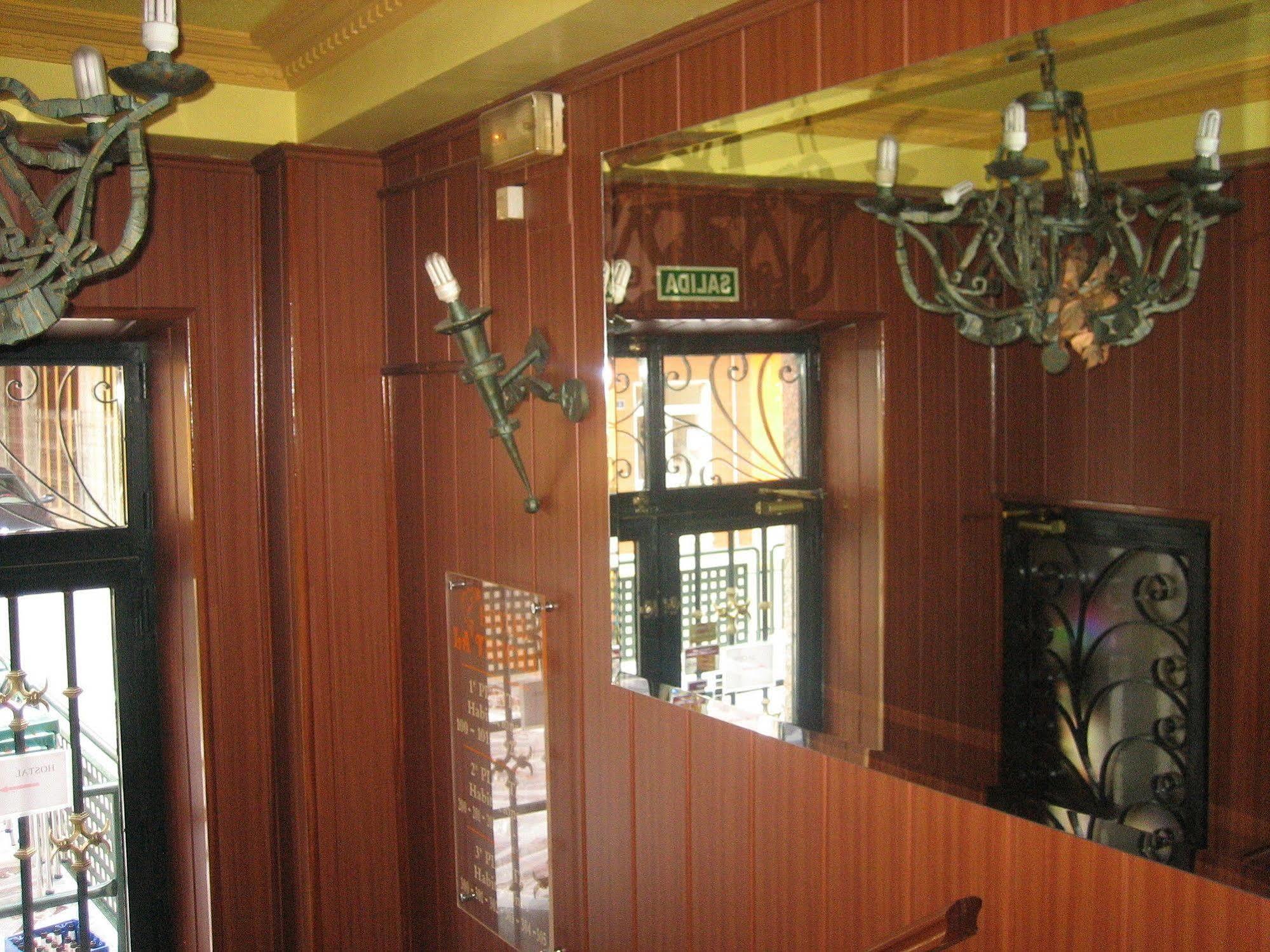 Hostal Restaurante La Trucha Benavente Extérieur photo